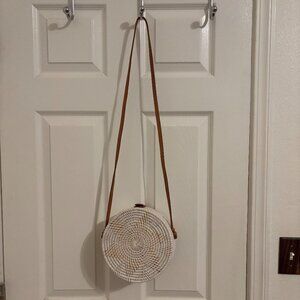 Ameri Round Ata Grass cross body bag